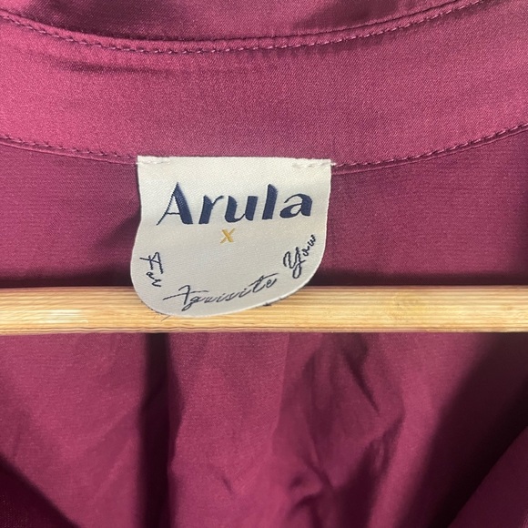 Arula burgundy satin button down collared  blouse size x(XL) - Picture 2 of 5